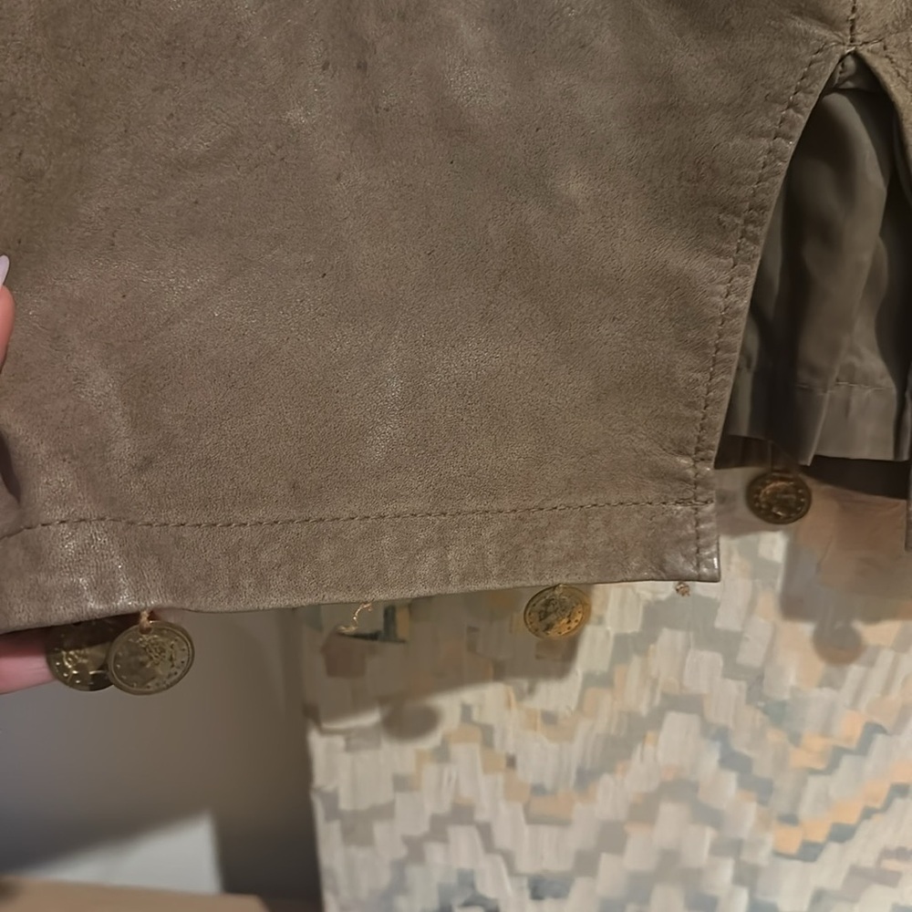 Vintage 1990s patchwork brown leather mini skirt with gold coin trim high waist - Picture 9 of 10